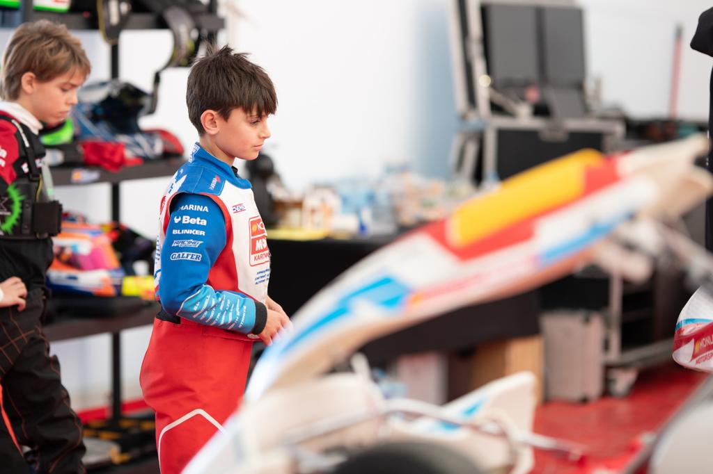 Iván González racing photo