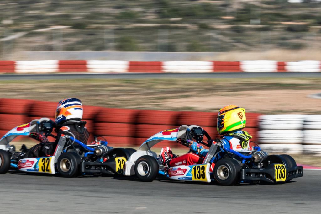 Iván González on track